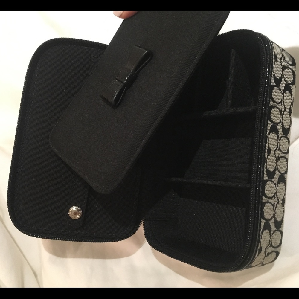 Coach‎ Jewelry Case Travel Bag